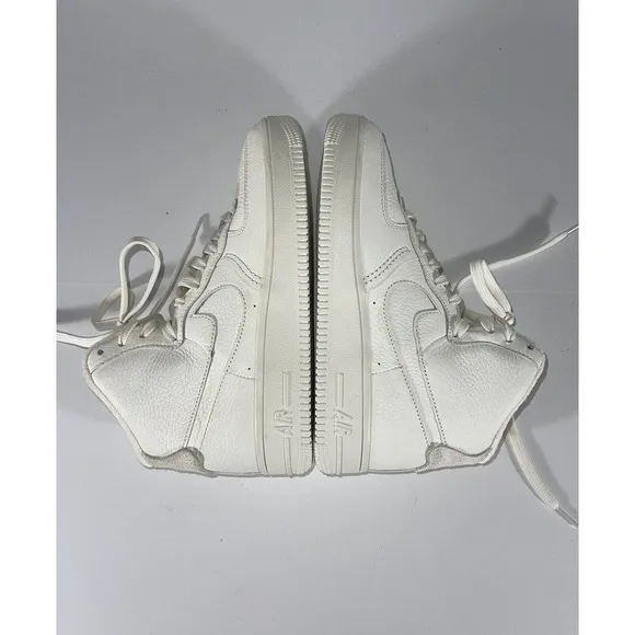 NIKE Women's Air Force 1 High Sculpt Sneaker DC3590-102 Triple Sail -  Sz - 7