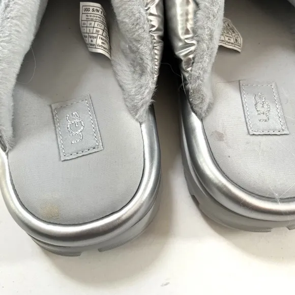 NWOB $120 UGG Spaceslider Hi Shine Tech Slide Slippers Silver Puffy Furry