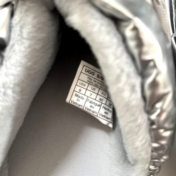 NWOB $120 UGG Spaceslider Hi Shine Tech Slide Slippers Silver Puffy Furry