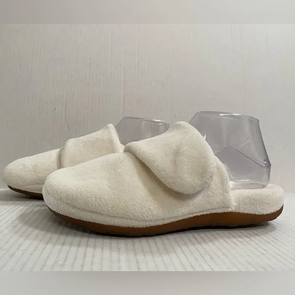 NWOB Aetrex Mandy Closed Toe Slipper Size 9-9.5