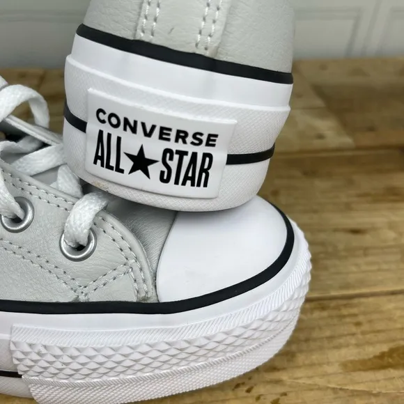 NWOB - Chuck Taylor All-Star Lift Platform Leather - W 6.5‎ - Gray