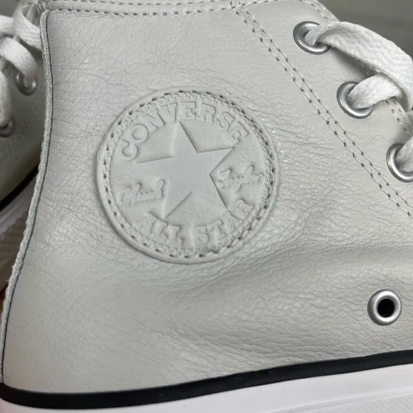 NWOB - Chuck Taylor All-Star Lift Platform Leather - W 6.5‎ - Gray