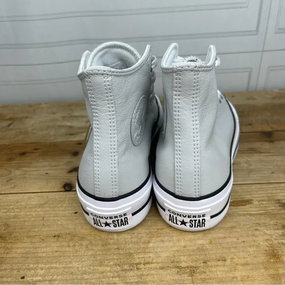 NWOB - Chuck Taylor All-Star Lift Platform Leather - W 6.5‎ - Gray