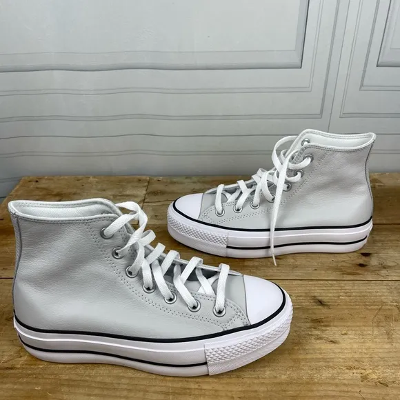 NWOB - Chuck Taylor All-Star Lift Platform Leather - W 6.5‎ - Gray