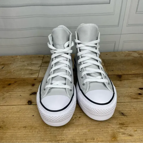 NWOB - Chuck Taylor All-Star Lift Platform Leather - W 6.5‎ - Gray