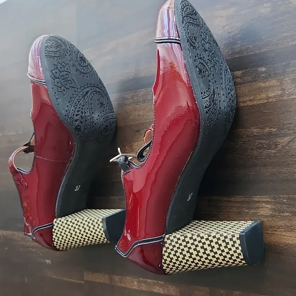 NWOB Mod Shoe The Dusty In Red Wine/Burgundy Patent Leather –Retro T-Bar 6.5