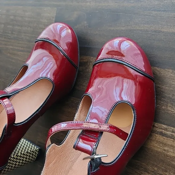 NWOB Mod Shoe The Dusty In Red Wine/Burgundy Patent Leather –Retro T-Bar 6.5