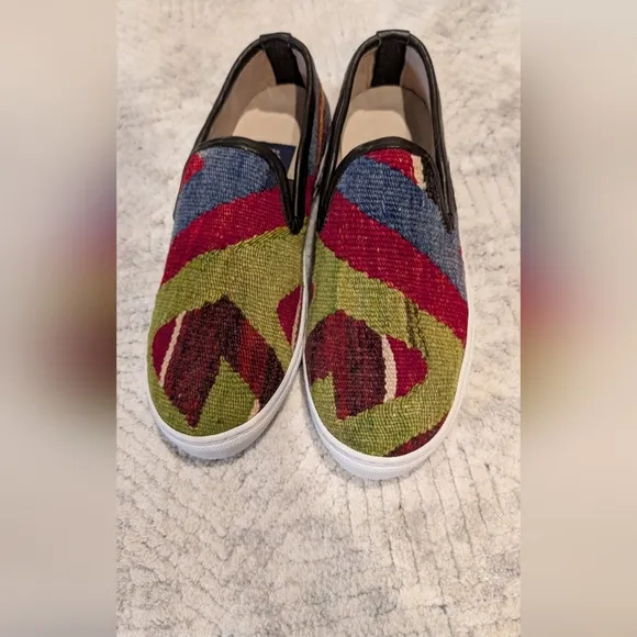 NWOB Res Ipsa Kilim Sneaker Size 10