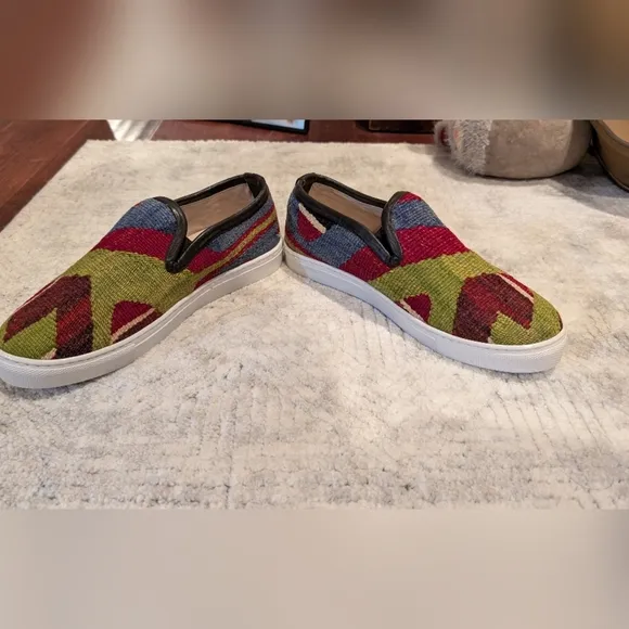 NWOB Res Ipsa Kilim Sneaker Size 10