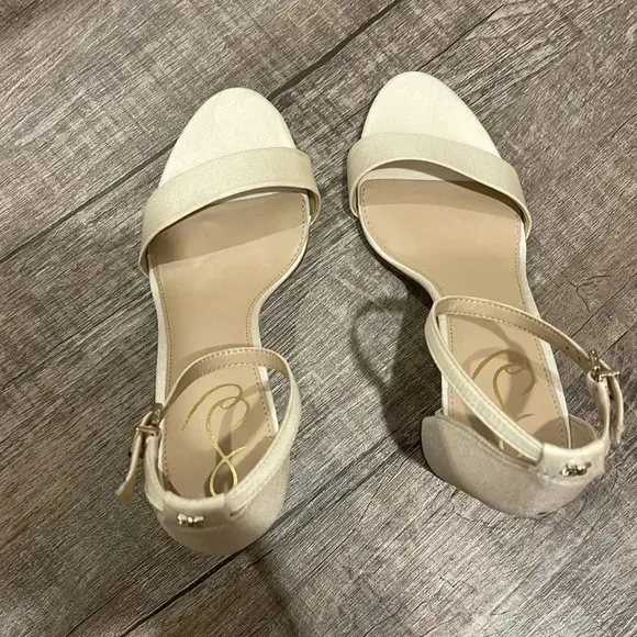 NWOB!! Sam Edelman - YARO BLOCK HEEL SANDAL - Pearl Ivory Silk - Size 9