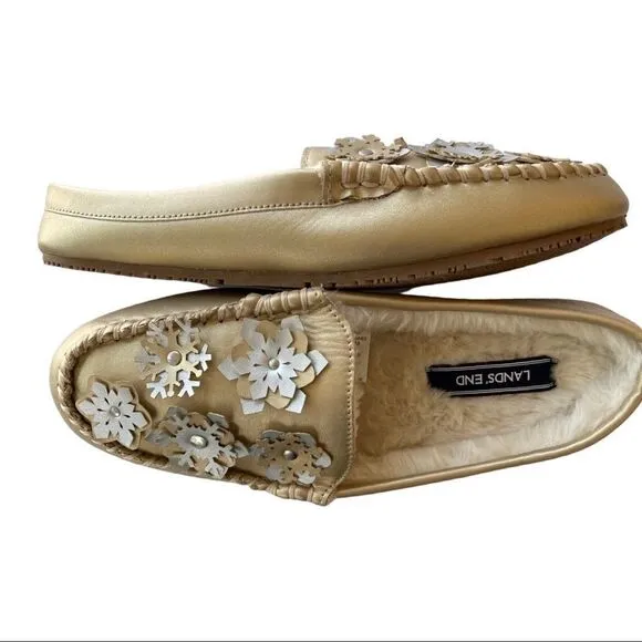 NWOB Lands' End Snowflake Fur Lined Faux Leather Moccasin Slipper, Size 8