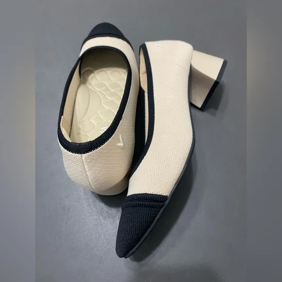 NWOT Almond-Toe Chunky Heels (Julie Pro)
