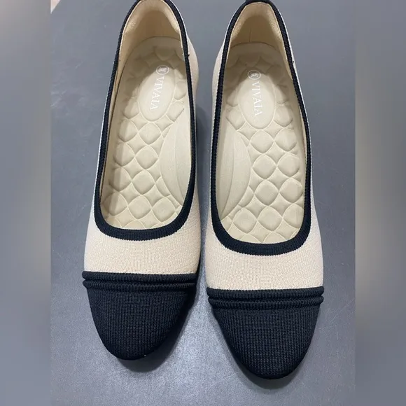 NWOT Almond-Toe Chunky Heels (Julie Pro)