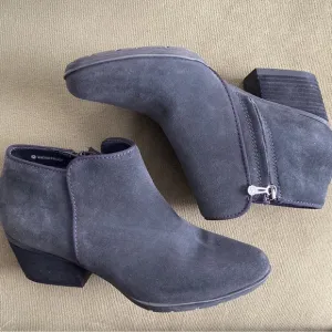 NWOT Blondo Valli Waterproof Ankle Bootie Women's Size 5.5