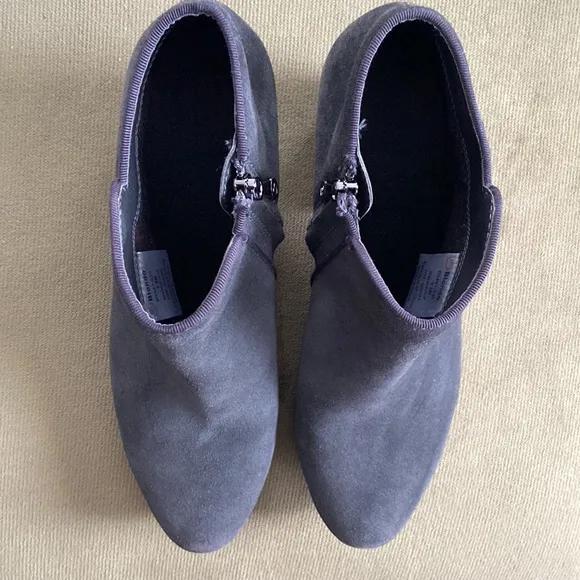 NWOT Blondo Valli Waterproof Ankle Bootie Women's Size 5.5