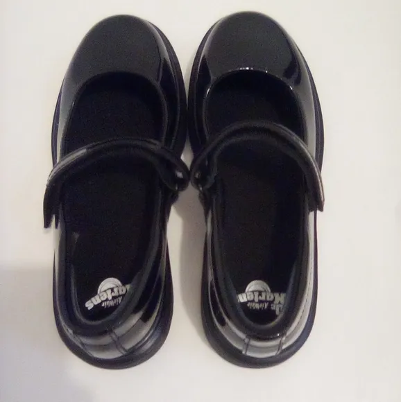 NWOT Dr. Martens Maccy II J Black Patent Dress Shoes Air Wair  Size 4