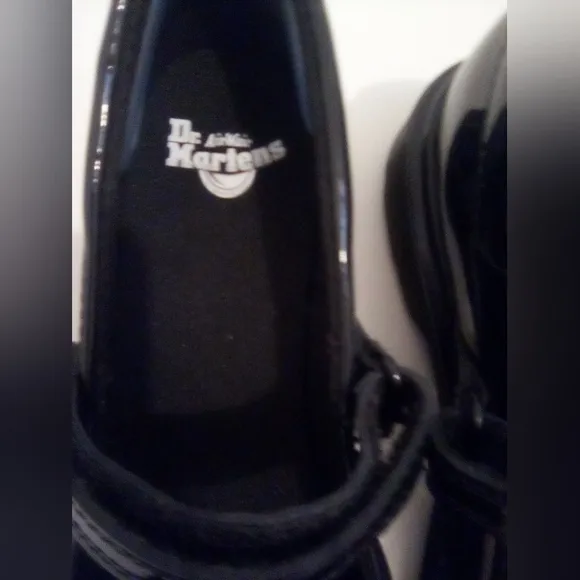 NWOT Dr. Martens Maccy II J Black Patent Dress Shoes Air Wair  Size 4