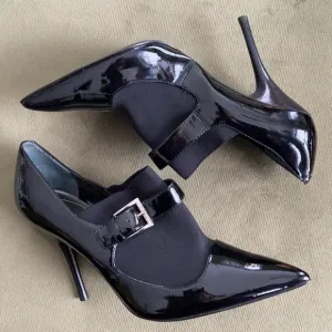 NWOT Guess Stiletto Stretch Fabric Mary Jane High Heel Shoes Women's Size 8.5