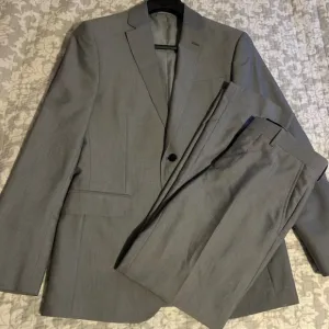 NWOT JF J.Ferrar Suit Jacket and Pants Set