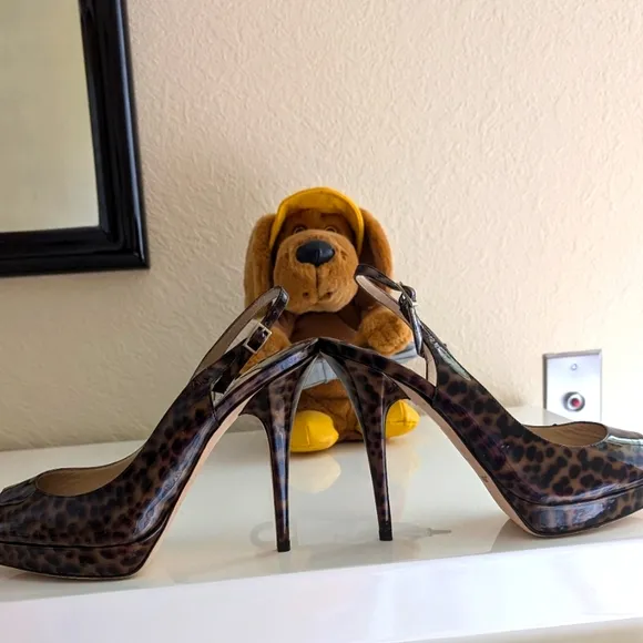 NWOT JIMMY CHOO CHEETAH PRINT  BROWN PATENT LEATHER PEEP TOE STILE