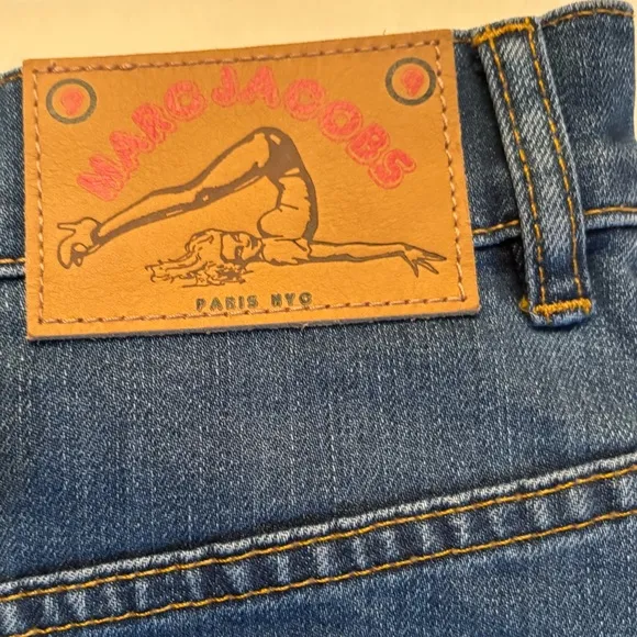 NWOT MARC JACOBS Vintage denim mini skirt blue leather logo patch XS/25”