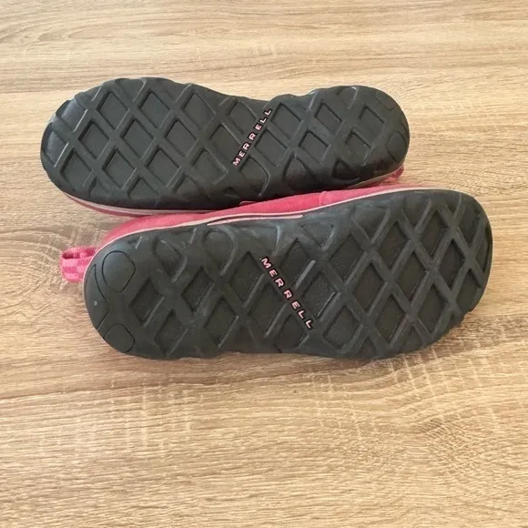 NWOT Merrell Suede Pink Jungle Moc Slip On Hiking Shoes Size‎ 2 Little Girl