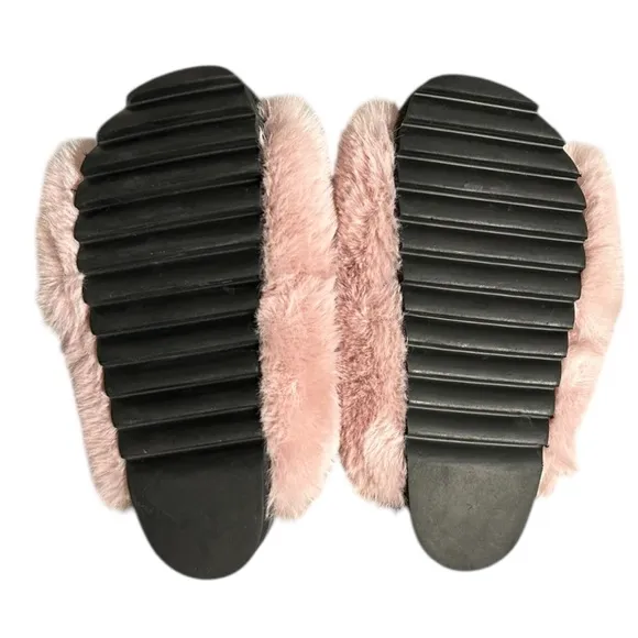 NWOT ROAM lilac Cloud Slippers