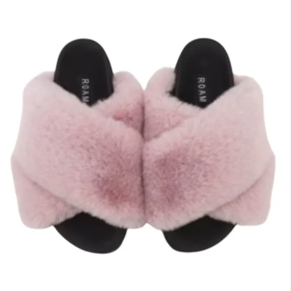 NWOT ROAM lilac Cloud Slippers