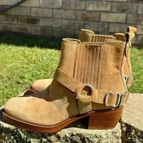 NWOT Sam Edelman Women's, Bellamie camel chunky heel Boot size 6