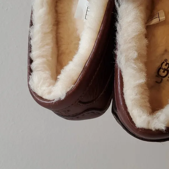 NWOT UGG Ascot Moccasin Leather Wool Slippers