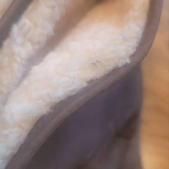 NWOT UGG Brown Black Distressed Sheepskin Chunky Block Wooden Shoes Heels Boots