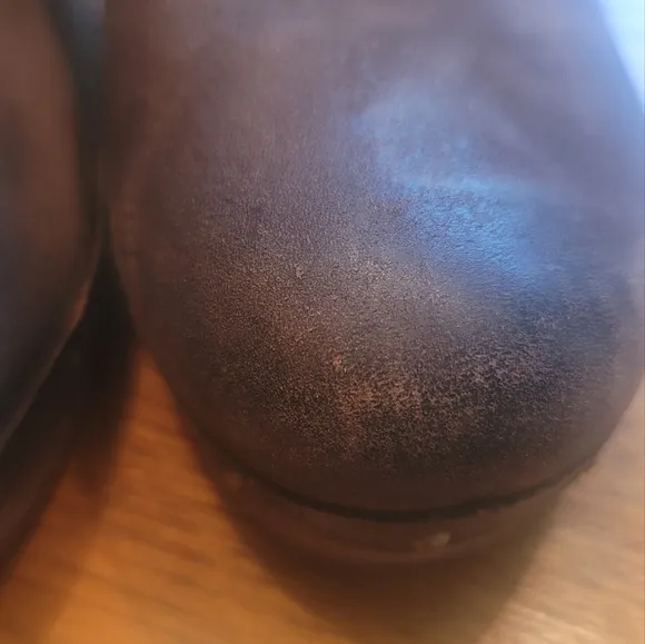 NWOT UGG Brown Black Distressed Sheepskin Chunky Block Wooden Shoes Heels Boots