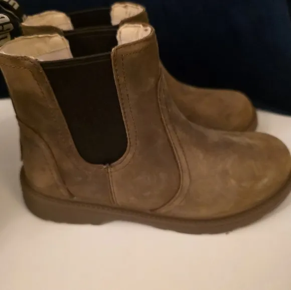 NWOT UGG®Unisex Bolden Waterproof Chelsea Boots - Toddler Size 3