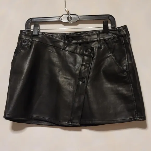 NWOT-We The Free &quot; Wynne&quot; Vegan Leather Skirt-Black-Size 30