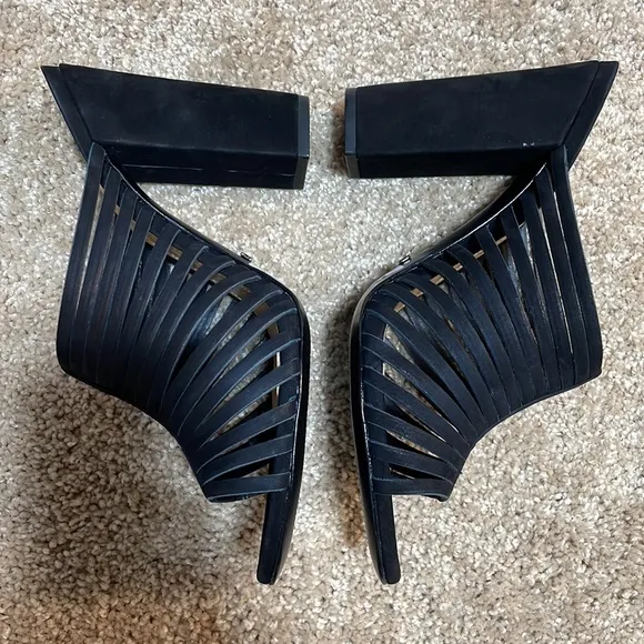 NWT 7.5/8 SCHUTZ  black suede strappy 4” chunky heel strappy Veronika nubuck NIB