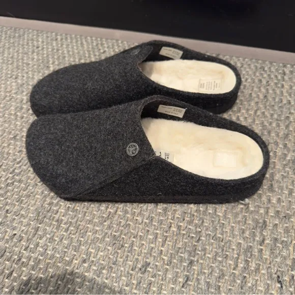 NWT - Birkenstock -Gray Slippers Size EU 41