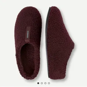 NWT Bombas Women’s Sunday Slippers in Cherry Chocolate