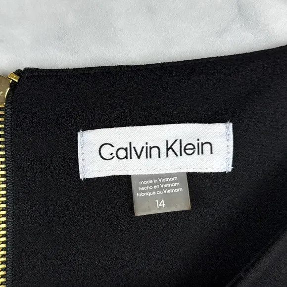 NWT Calvin Klein Bell Sleeve Knee Length Sheath Dress Minimalist Chic Black 14