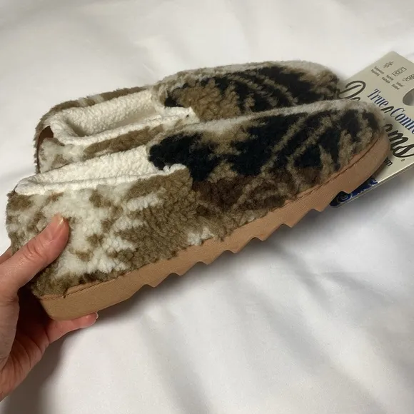 NWT Dearfoams True Comfort Memory Foam Slippers