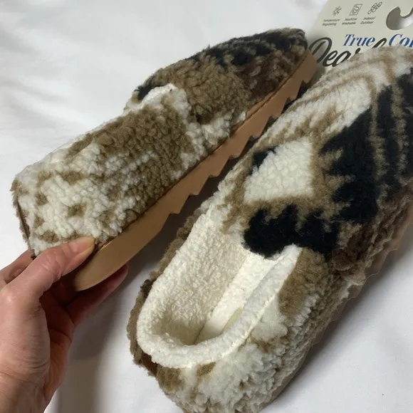 NWT Dearfoams True Comfort Memory Foam Slippers