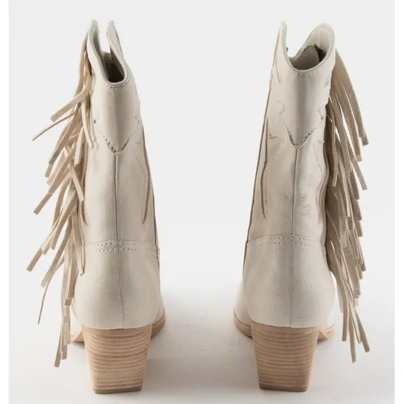 NWT Dolce Vita Liona Ivory Fringe Leather Heeled Cowboy Boots - 7.5