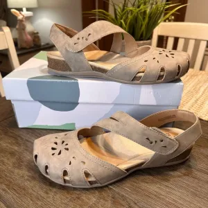 NWT Earth Origins Sandals Bosk Brenda Coco Slingback Sandal Hiking Shoes 10M