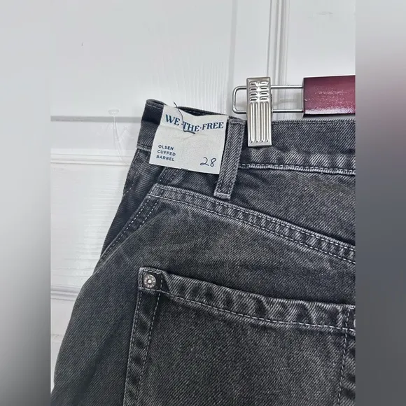 NWT Free People, We The Free Olsen Cuffed Crop Barrel Jeans, Multiple Sizes