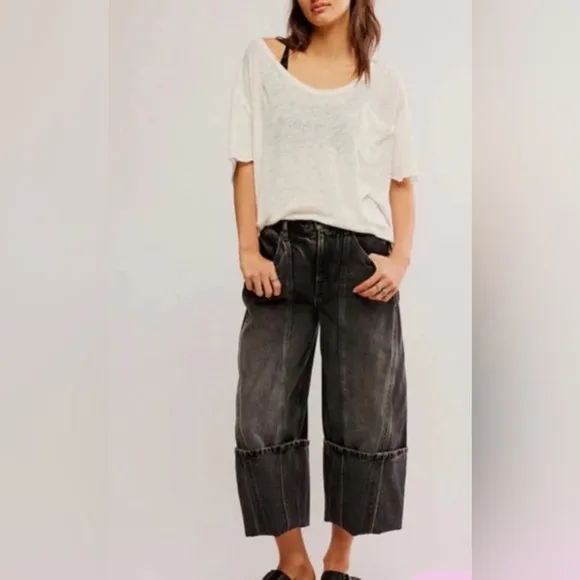 NWT Free People, We The Free Olsen Cuffed Crop Barrel Jeans, Multiple Sizes