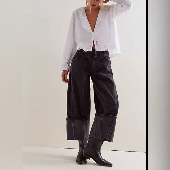 NWT Free People, We The Free Olsen Cuffed Crop Barrel Jeans, Multiple Sizes