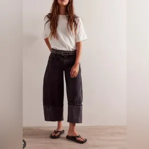 NWT Free People, We The Free Olsen Cuffed Crop Barrel Jeans, Multiple Sizes
