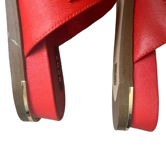 NWT IN BOX DKNY Daz Leather Heeled Flat Toe Slide Sandal (size 8.5)