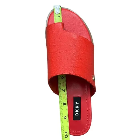 NWT IN BOX DKNY Daz Leather Heeled Flat Toe Slide Sandal (size 8.5)