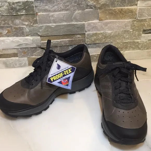 NWT Joya Sneakers for Men!!