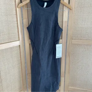 NWT LULULEMON RIBBED SOFTSTREME SLIM FIT TANK DRESS BLACK SIZE 4
